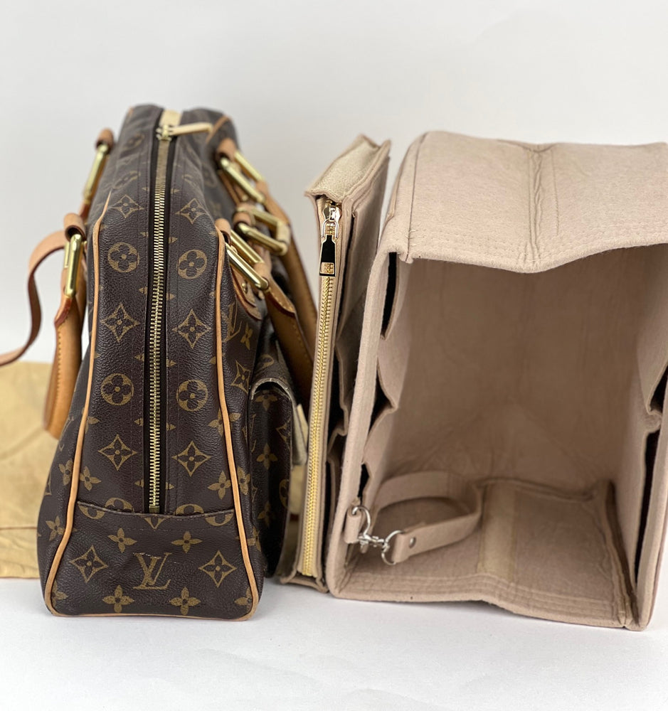 Louis Vuitton Monogram Pouch Shoulder Handbag - GemandLoan