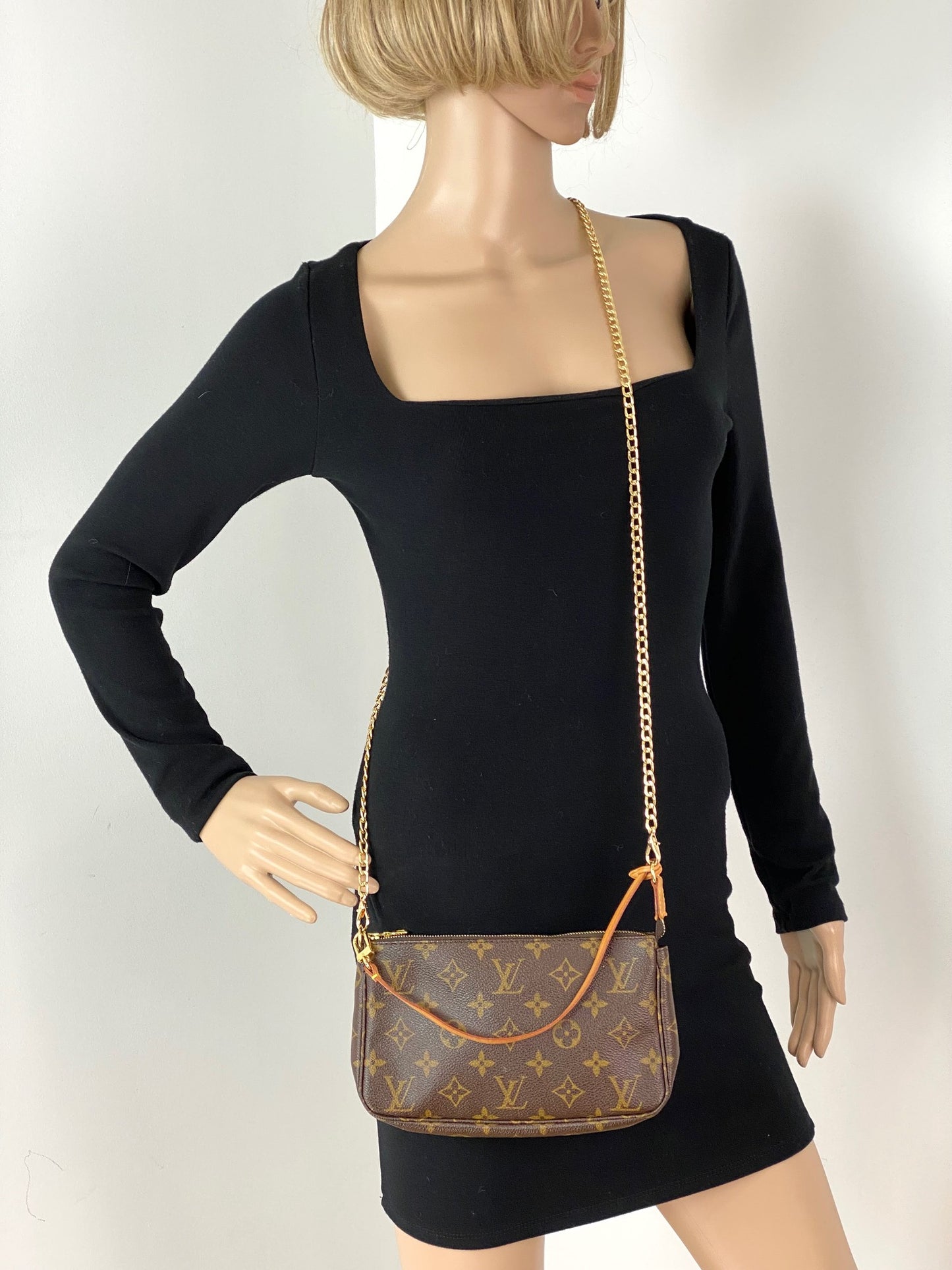 Zappos PreLoved Louis Vuitton Pochette Accessories Crossbody Bag