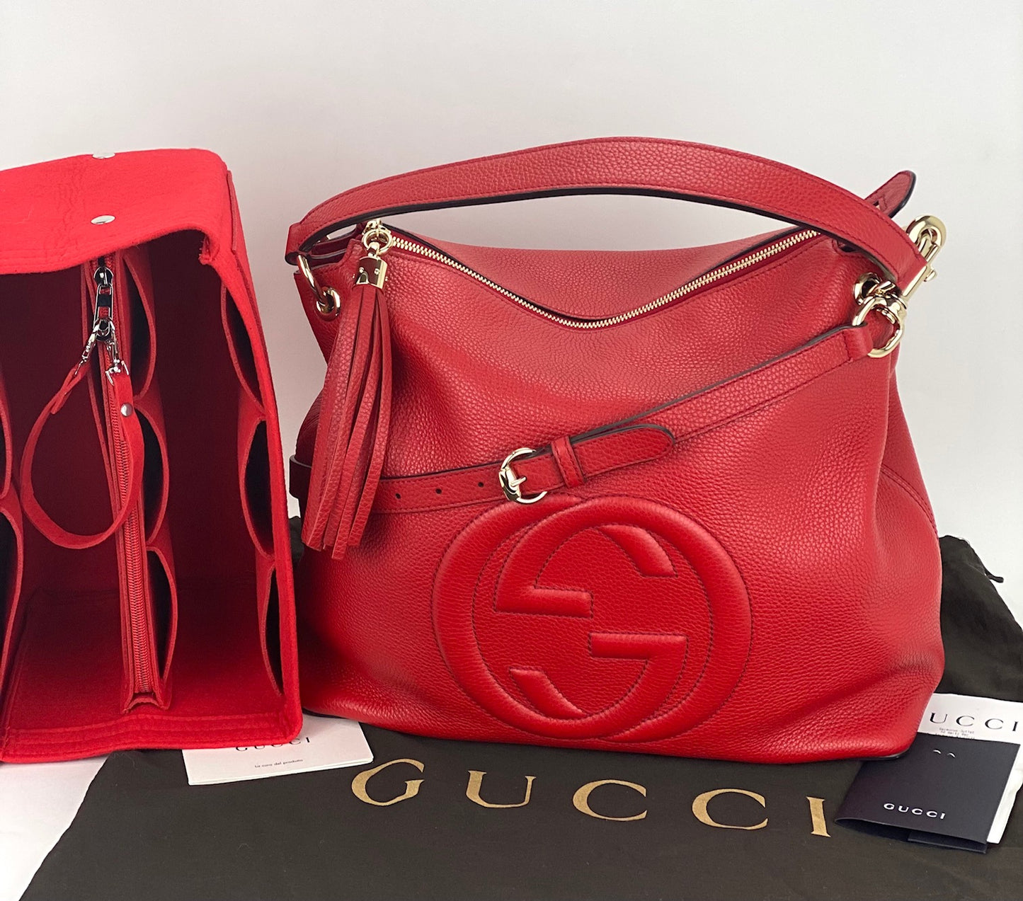 Gucci Interlocking G Shoulder Bag Small Red in Pebbled Caflskin