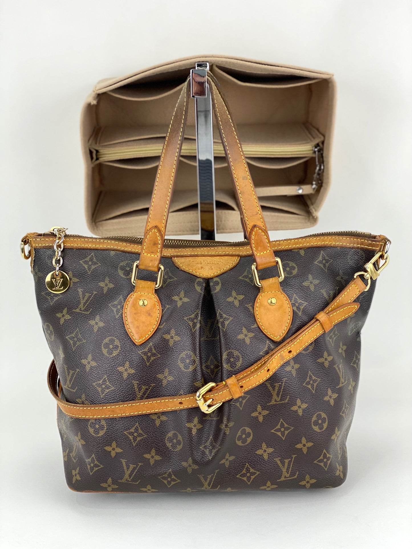 What's in my Louis Vuitton Palermo PM handbag - Purse review 