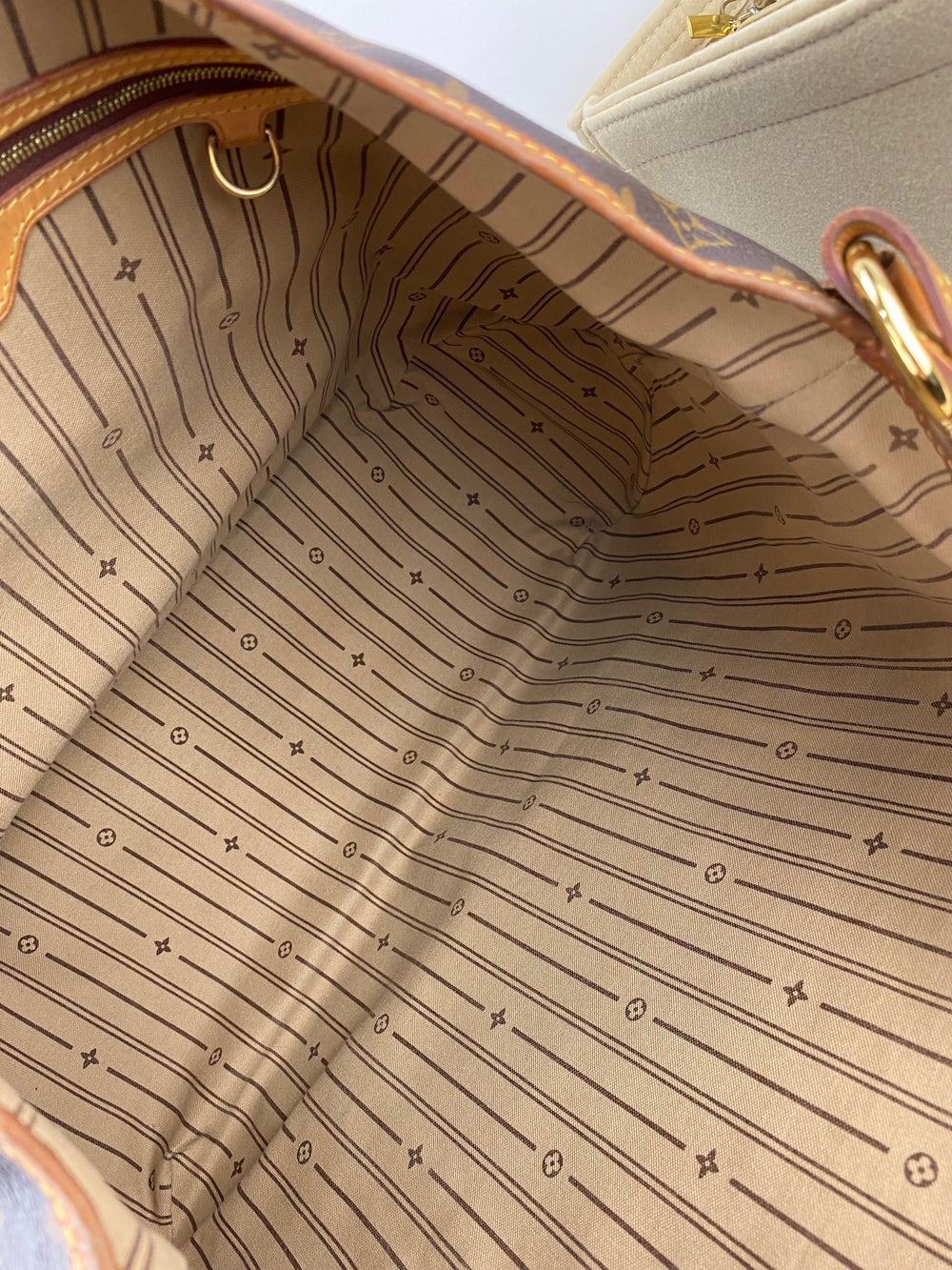 Louis Vuitton Delightful GM Tote Monogram Canvas Shoulder Bag –  Debsluxurycloset