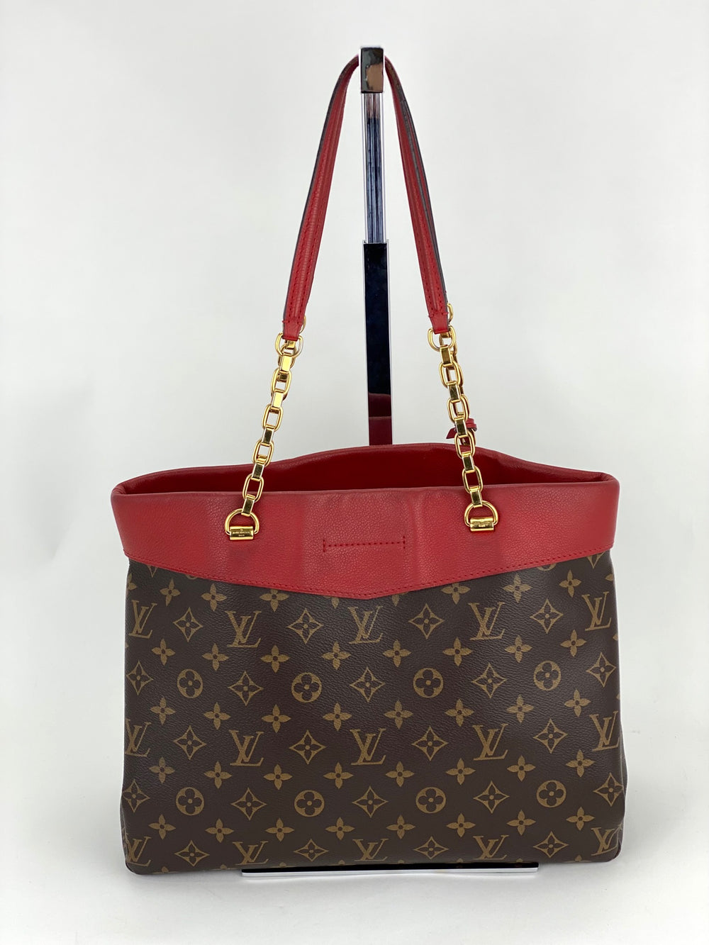 Pallas leather handbag Louis Vuitton Red in Leather - 33740902