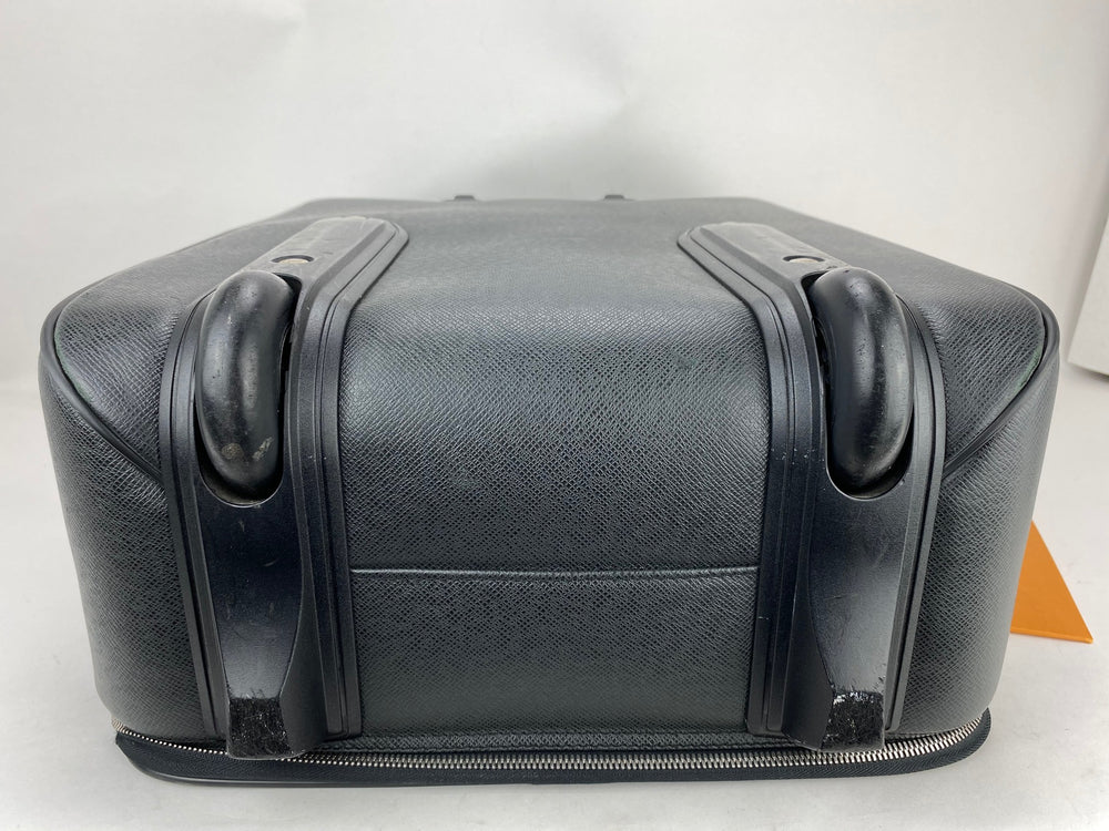 Louis Vuitton Black Epi Leather Pegase 55 Luggage at 1stDibs